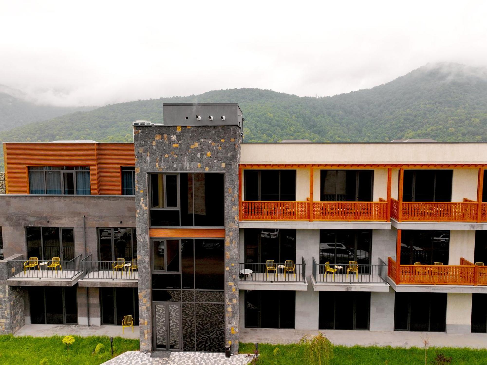 Dili Town Resort And Spa Dilijan Bagian luar foto