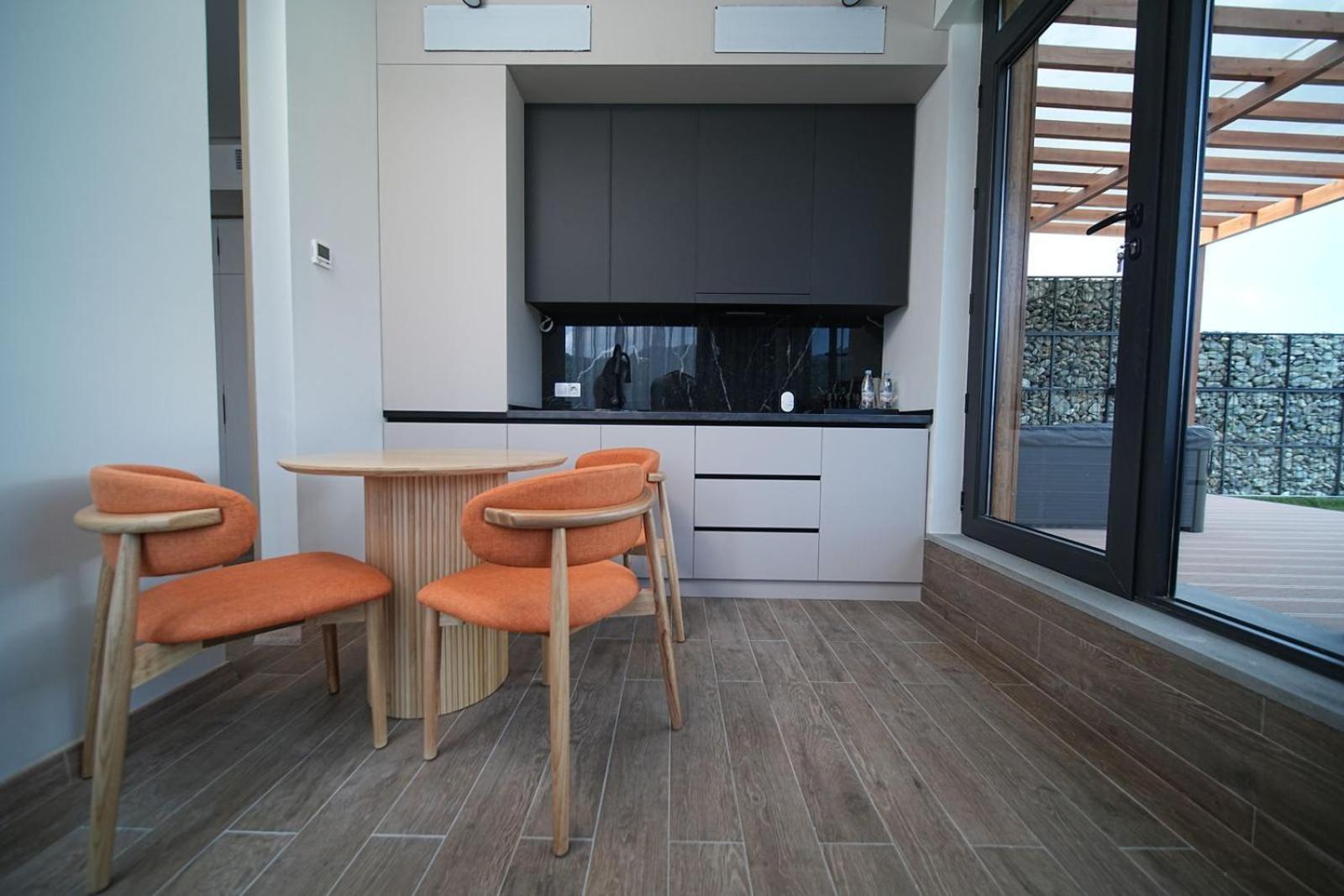 Dili Town Resort And Spa Dilijan Bagian luar foto